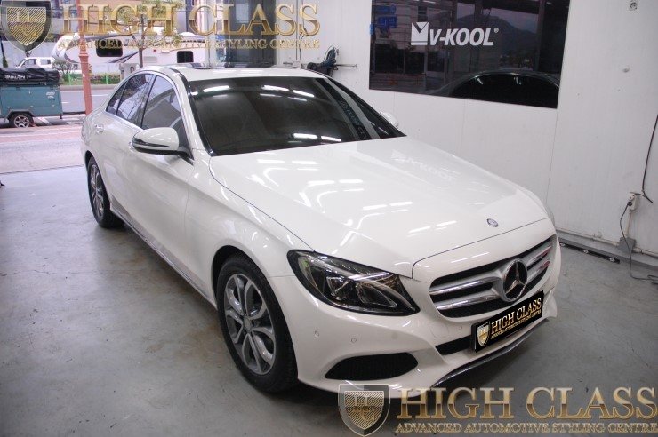 벤츠 C클래스 C220d 창원 썬팅 브이쿨 썬팅은 창원 하이클라스에 맡겨주시지말입니다 