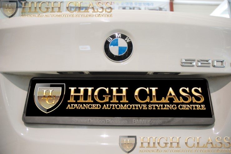 BMW 520d 순정형 후방카메라 창원 하이클라스에서 장착했어요