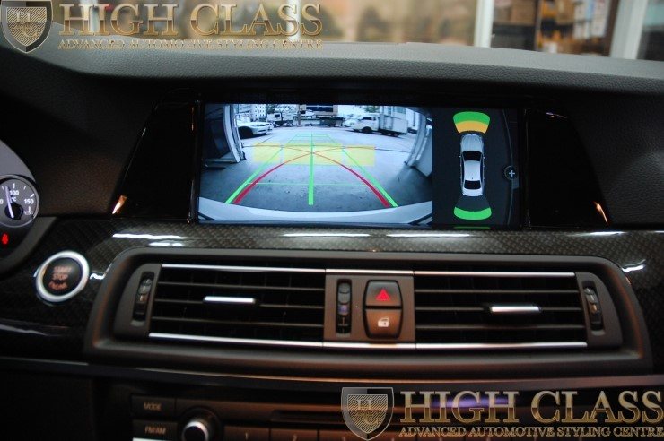 BMW 520d 순정형 후방카메라 창원 하이클라스에서 장착했어요