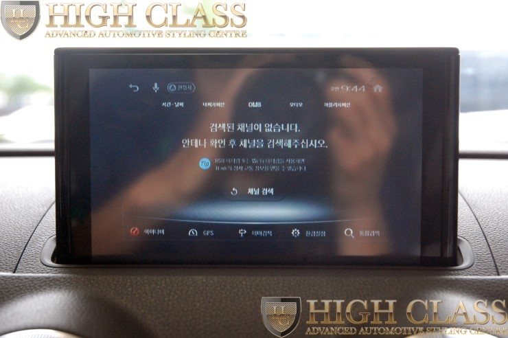 창원 네비매립 아우디 A3 아이나비 X1 큐브/ 후방카메라/ 3M 썬팅/ 블랙박스 장착 한번에 모두~