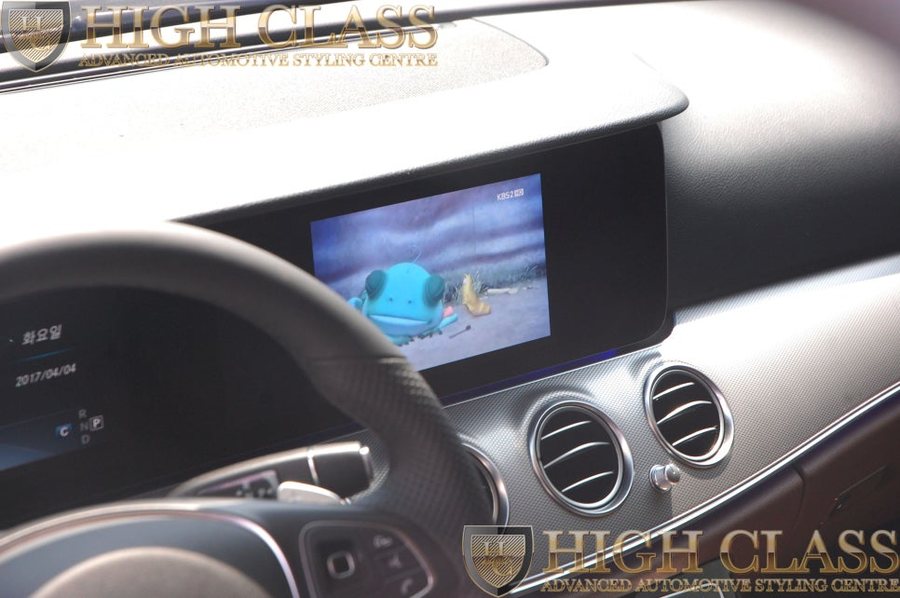 창원 벤츠 E350d DMB 락해제 주행중에도 끊김없어요