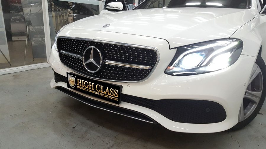 벤츠 E클래스 다이아몬드 그릴 W213 E220d의 튜닝
