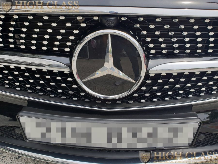 벤츠 E300 다이아몬드 그릴 AMG에 가까이