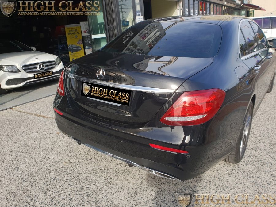 벤츠 E300 블랙 다이아몬드 그릴은 필수