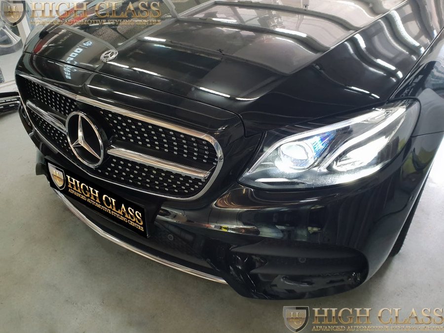 벤츠 E300 블랙 다이아몬드 그릴은 필수
