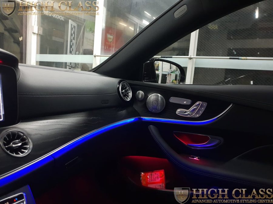 벤츠 E220d E쿠페 17년식 멀티컬러 및 부메스터 커버