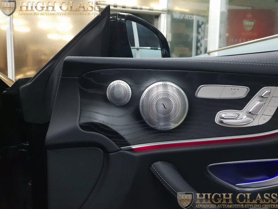 벤츠 E220d E쿠페 17년식 멀티컬러 및 부메스터 커버