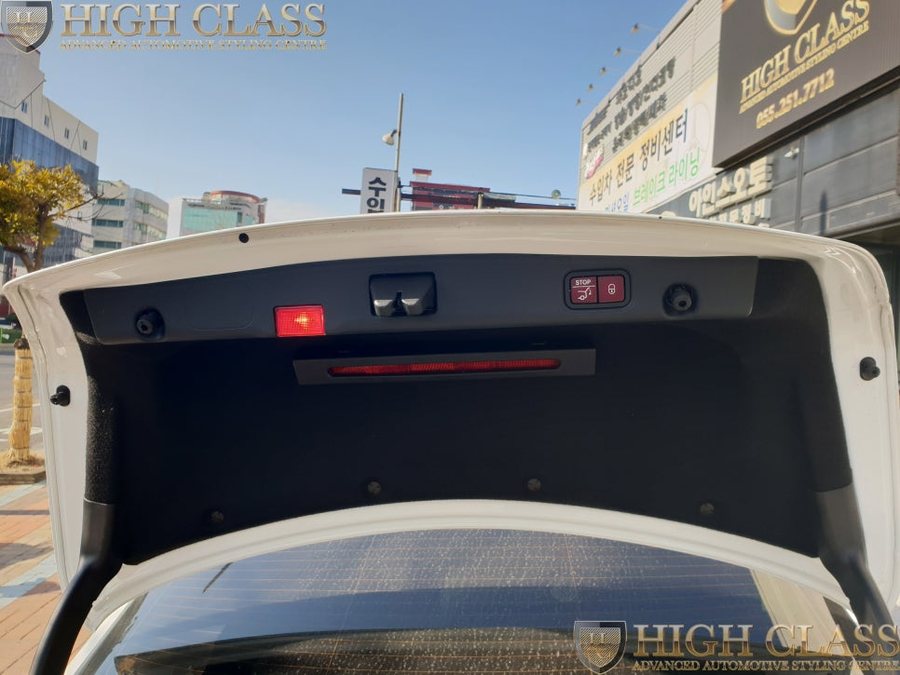 벤츠 E220d 순정 전동트렁크 레트로핏