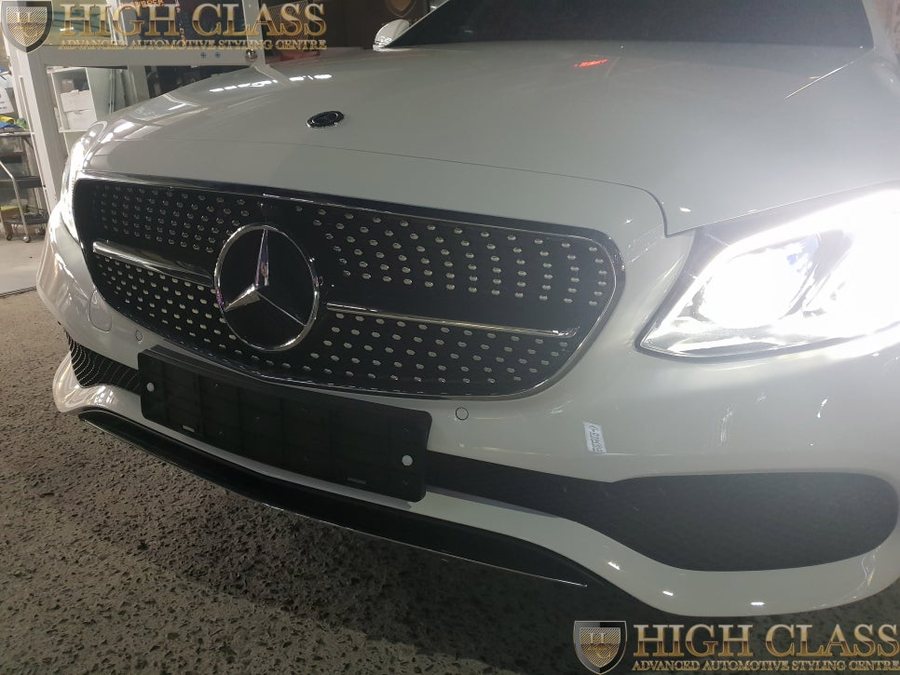 벤츠 E클래스 블랙 다이아몬드 그릴 AMG 스타일로
