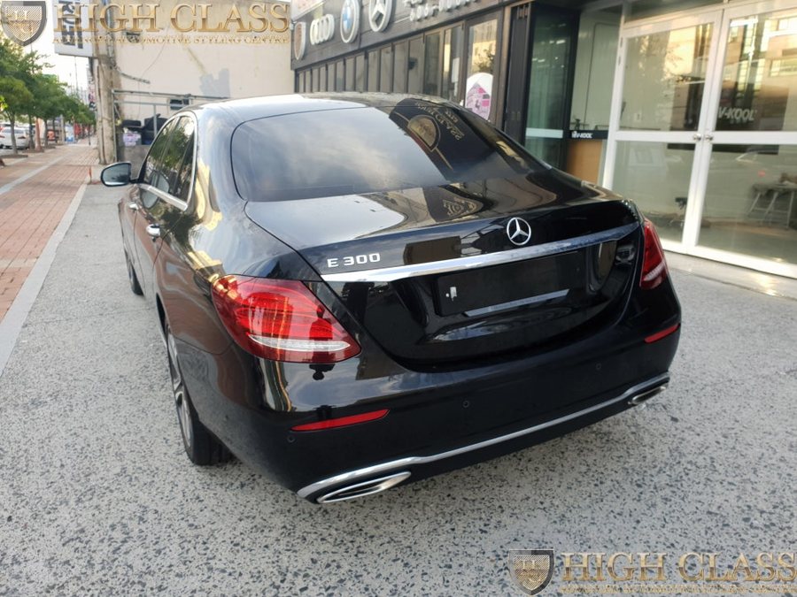 벤츠 E300 스탠다드 모델에 꼭 필요한 순정 전동트렁크