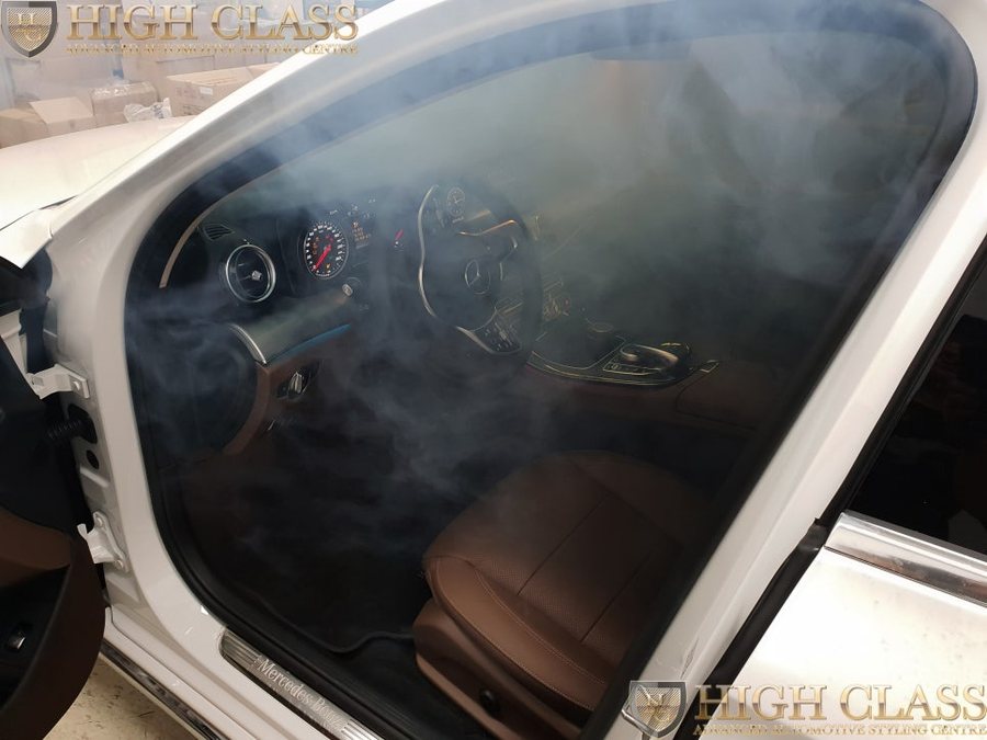 벤츠 E300 통풍시트와 다이아몬드 그릴 장착기