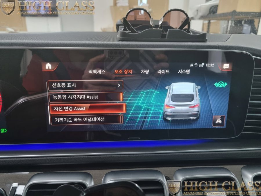 벤츠 GLE 400d 22년식 메모리시트, R버튼, 부메스터 트위터 엠비언트, 반자율 주행확장코딩