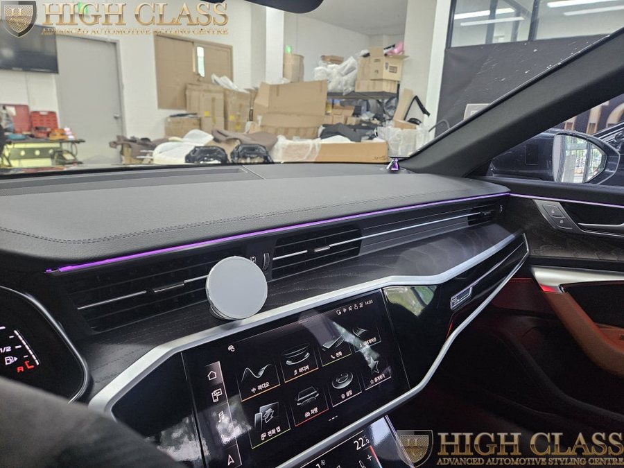아우디 A6 C8 오늘의 OOTD 하이클라스 전동트위터와 상단 대시보드 엠비언트