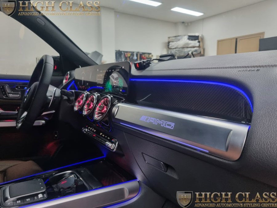벤츠 GLB 35 AMG 헤드업디스플레이 + 대시보드 엠비언트 + 하단 센터콘솔