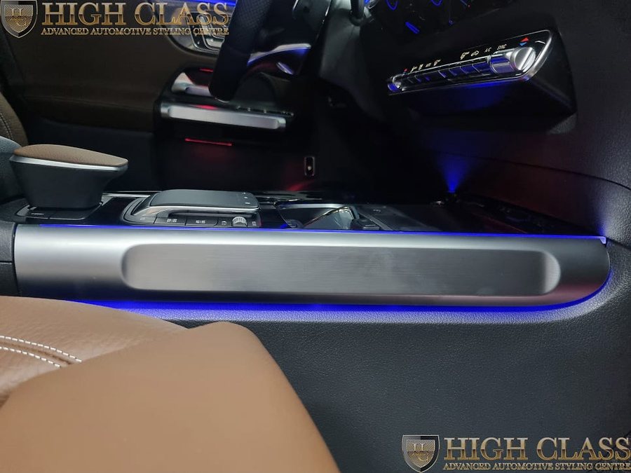 벤츠 GLB 35 AMG 헤드업디스플레이 + 대시보드 엠비언트 + 하단 센터콘솔