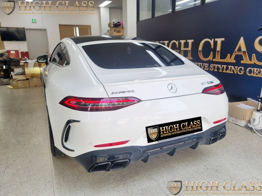 벤츠 GT 63 AMG 컬러 안전벨트 + 엠비언트 패키지 구성 옵션