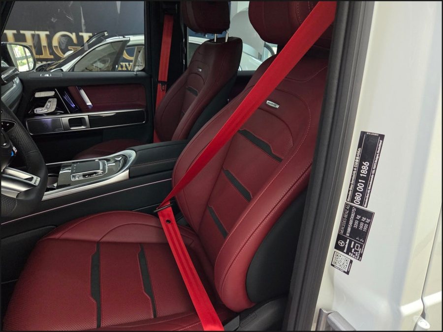 신형 벤츠 G63 AMG 레드 안전벨트부터 R버튼 조수석 워크인까지, 갓 출고된 지바겐을 완성하다
