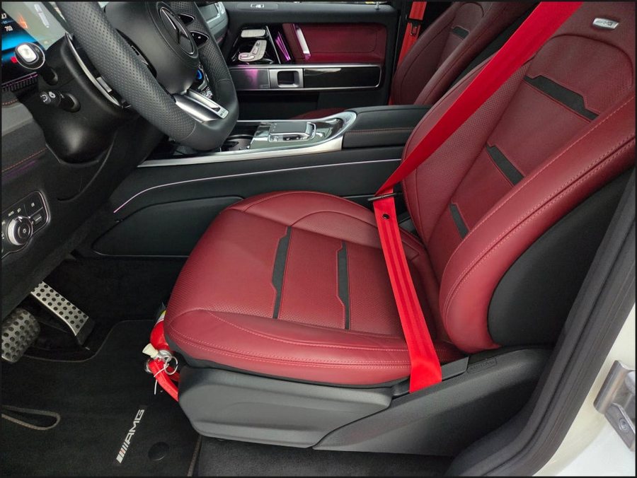 신형 벤츠 G63 AMG 레드 안전벨트부터 R버튼 조수석 워크인까지, 갓 출고된 지바겐을 완성하다