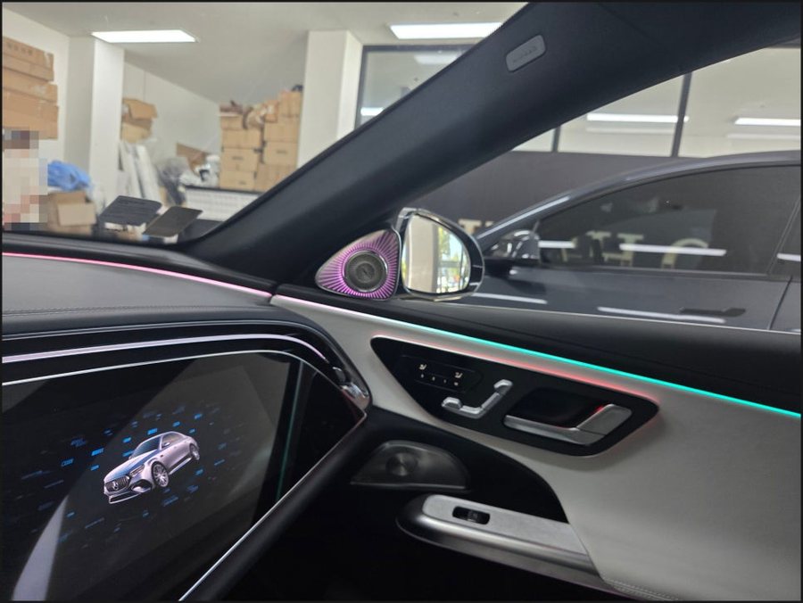 벤츠 E클래스 W214 E53 AMG, 5D 부메스터와 순정 R버튼 추가